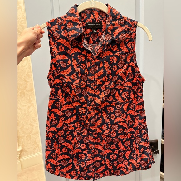 SOLD - Variety bundle of women’s tops all size small - Picture 7 of 12